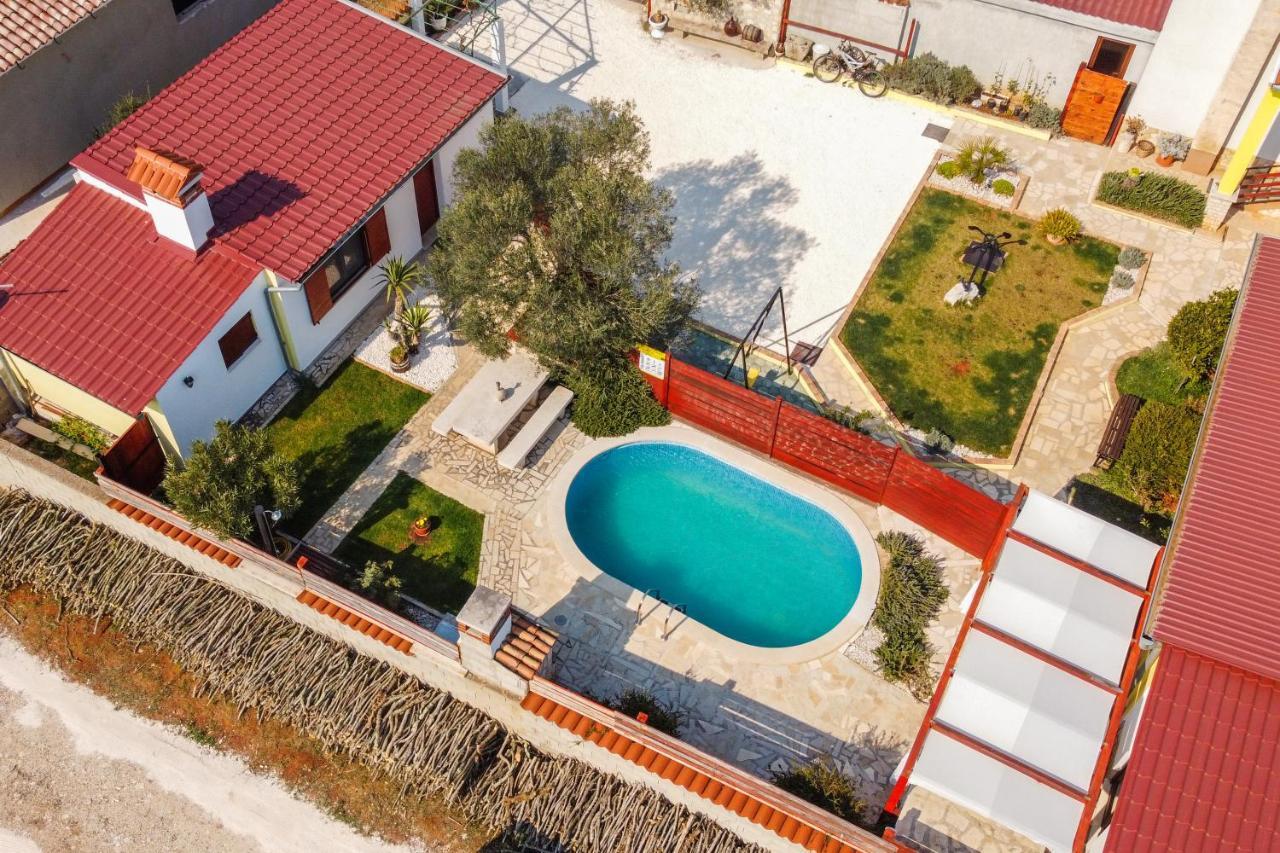 House 1119 Villa Muntic Exterior photo